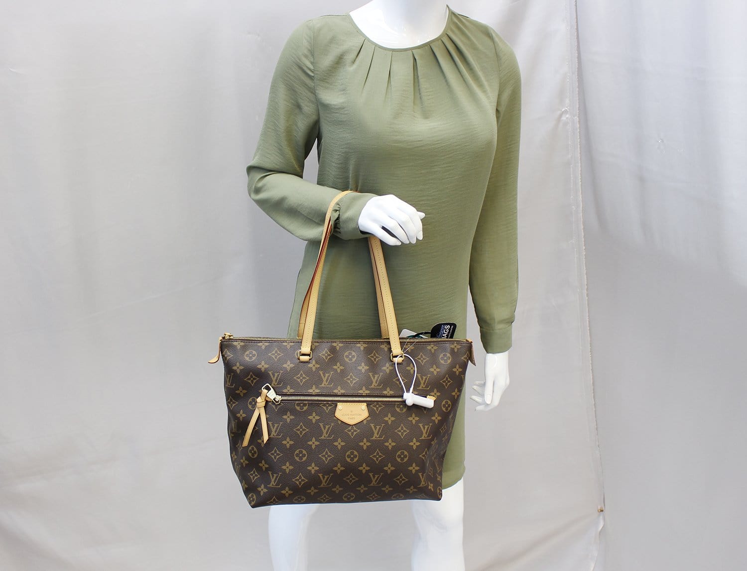  Louis Vuitton, Pre-Loved Monogram Canvas Iena MM , Brown :  Clothing, Shoes & Jewelry