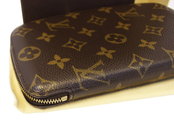 LOUIS VUITTON Monogram Compact Zippy Wallet