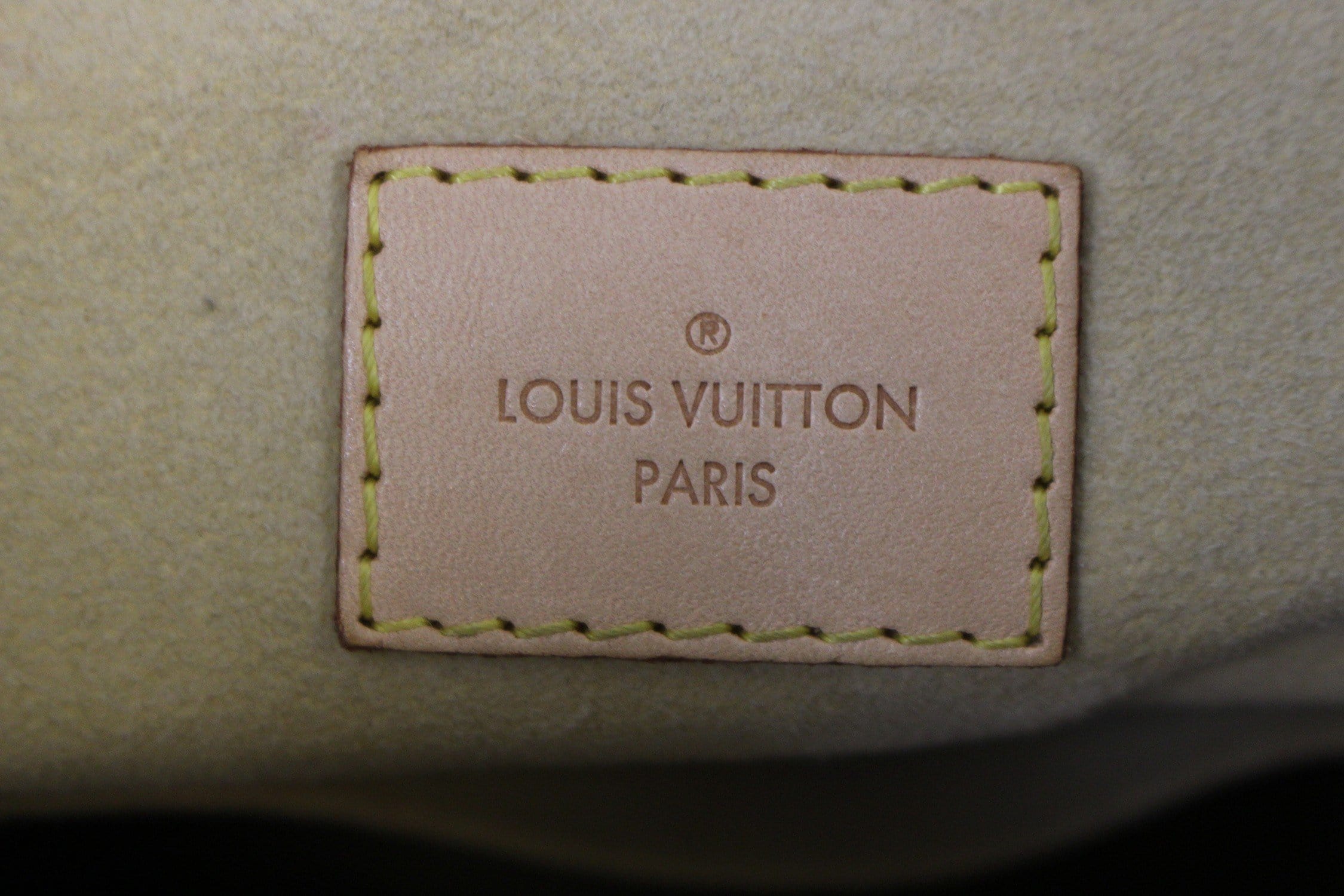Louis Vuitton Damier Azur Artsy MM – Chicago Consignment