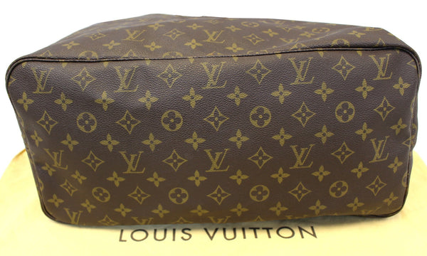 LOUIS VUITTON Monogram Canvas Neverfull GM Shoulder Bag