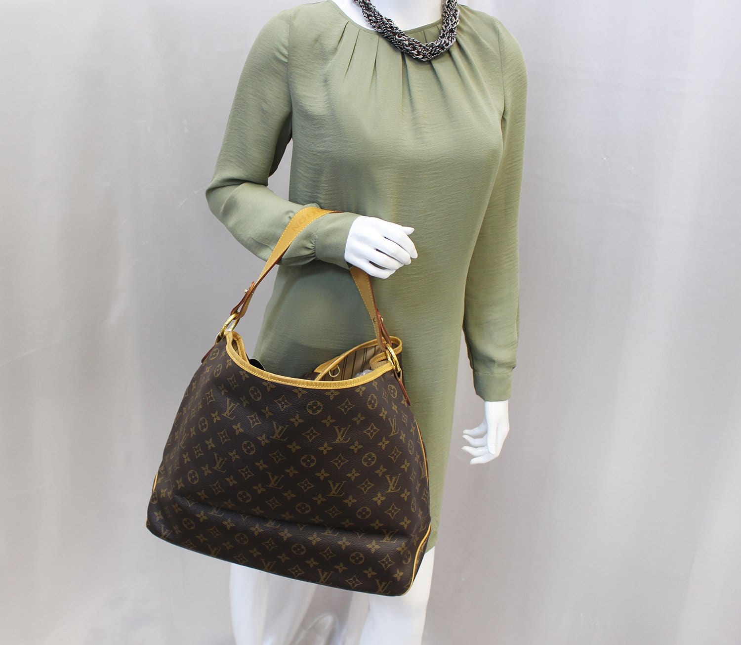 Delightful fabric handbag Louis Vuitton White in Cloth - 35244002