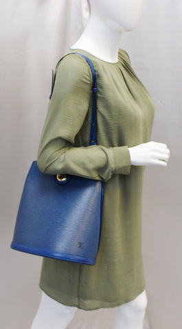 LOUIS VUITTON Epi Leather Blue Cluny Shoulder Bag