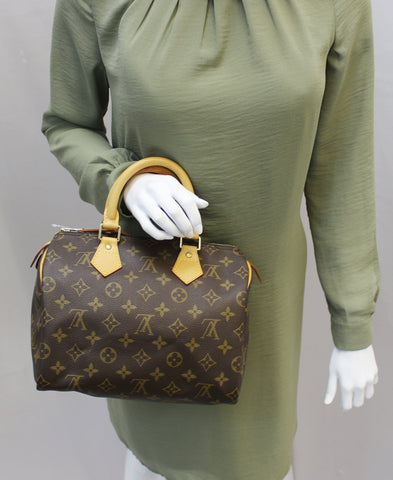 LOUIS VUITTON Monogram Canvas Speedy 25 Satchel Handbag