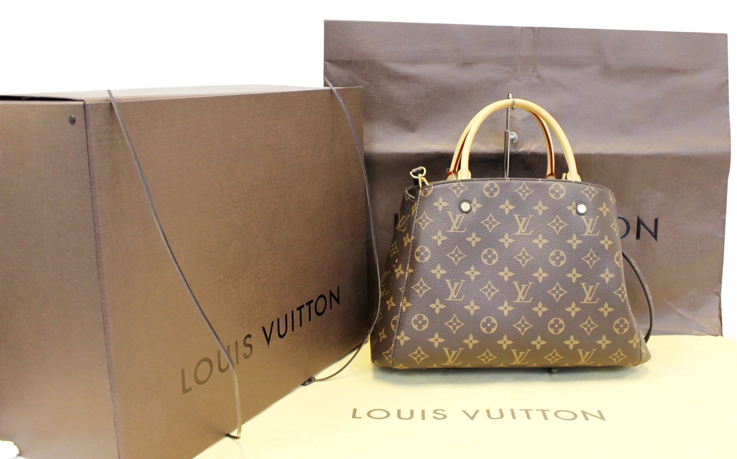 Louis Vuitton Dune Monogram Empreinte Leather Montaigne MM Bag For Sale at  1stDibs
