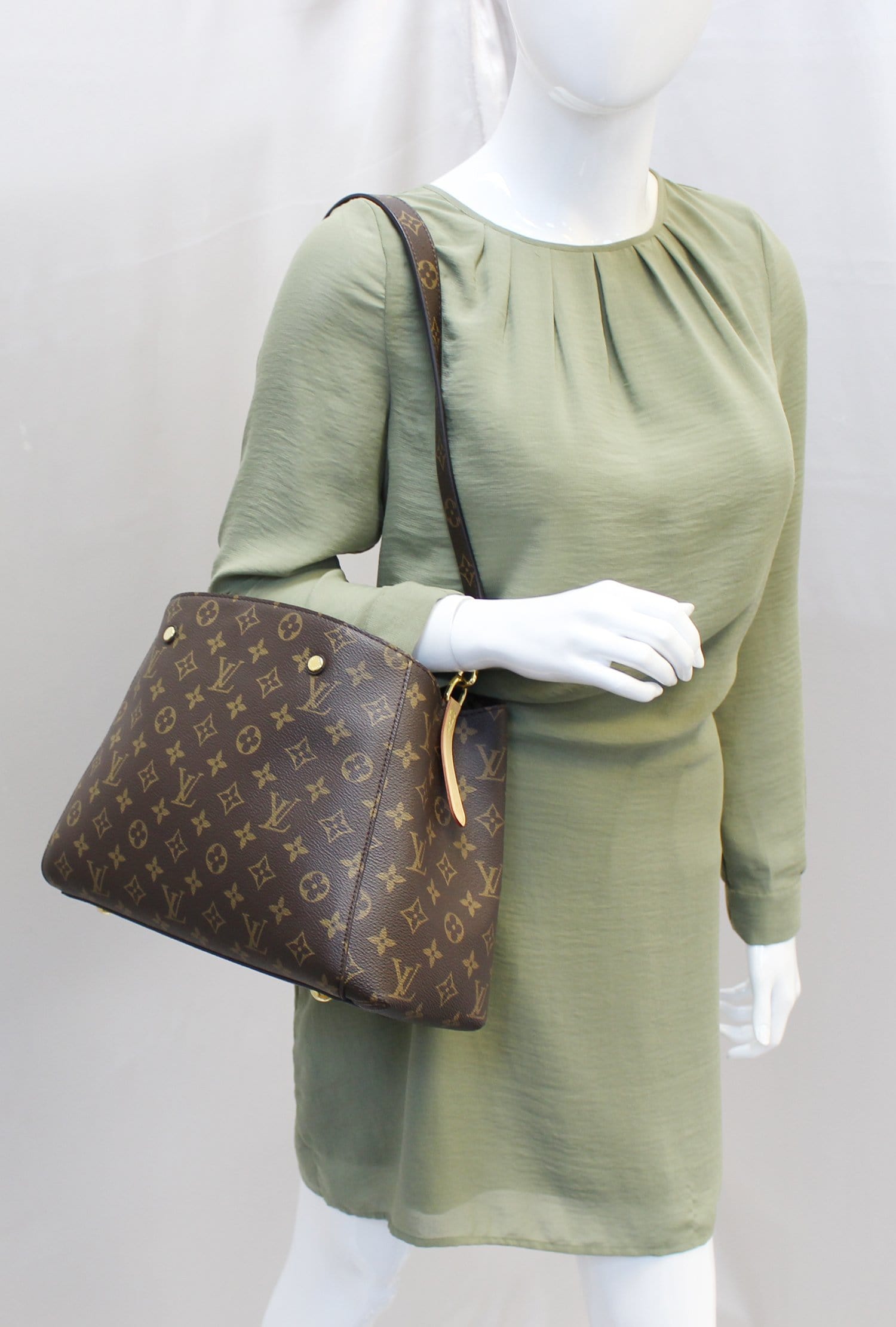 2018 Louis Vuitton SPAIN Monogram Montaigne MM Shoulder Handheld Bag  $2910+TAX