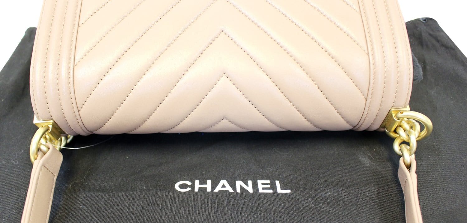 Handbags Chanel Chanel Beige Chevron Shoulder Bag