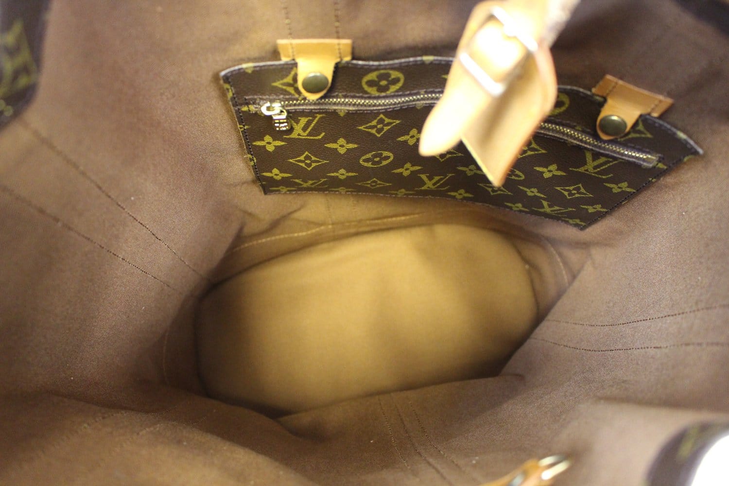 Louis Vuitton, Bags, Beautiful Authentic Louis Vuitton Monogram Randonnee  Gm Laundry Bag
