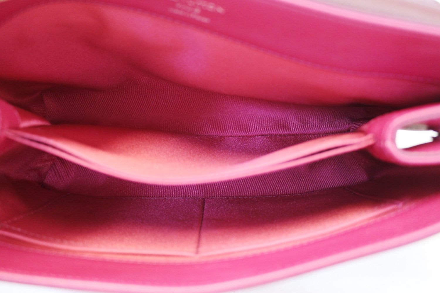 Louis Vuitton Lockme Chain Bag in Pink