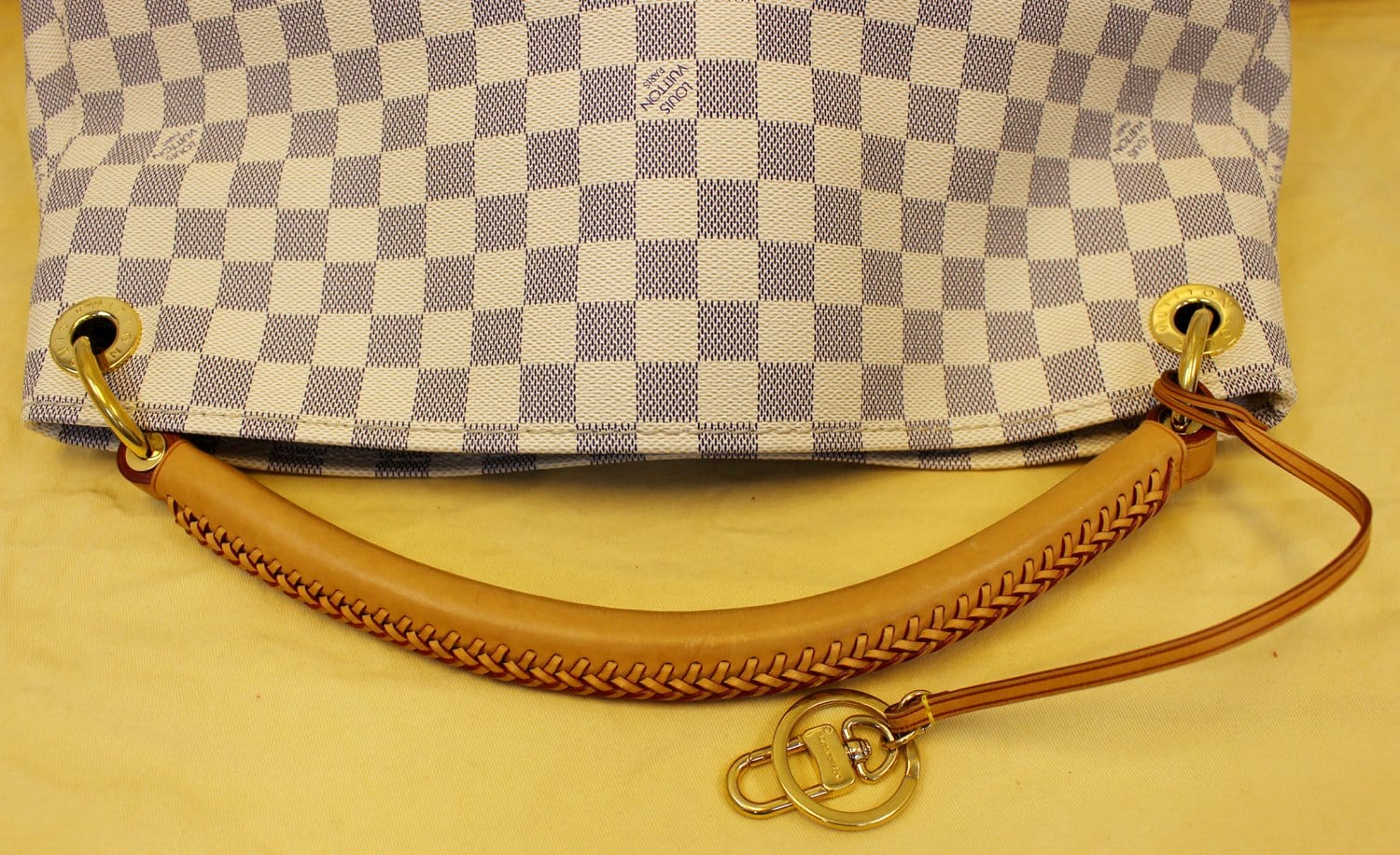 Louis Vuitton Damier Azur Artsy MM Tote Bag For Sale at 1stDibs  louis  vuitton artsy damier ebene, louis vuitton artsy damier azur, lv artsy  damier azur