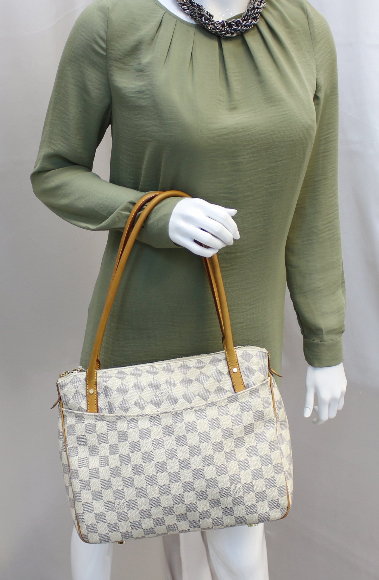 Louis Vuitton Shoulder Bag in Shibuya – Tokyo Fashion