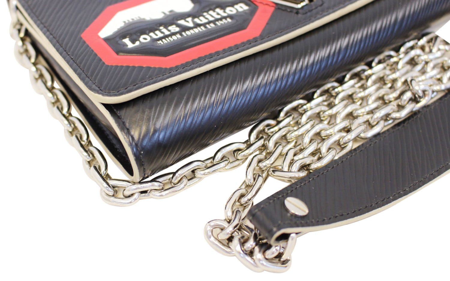 Louis Vuitton World Tour Epi Twist Chain Wallet (SHG-34469) – LuxeDH