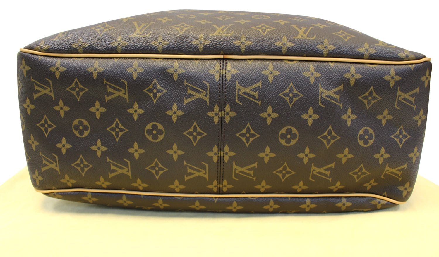 Louis Vuitton e Brown Canvas Shoulder Bag (Pre-Owned)