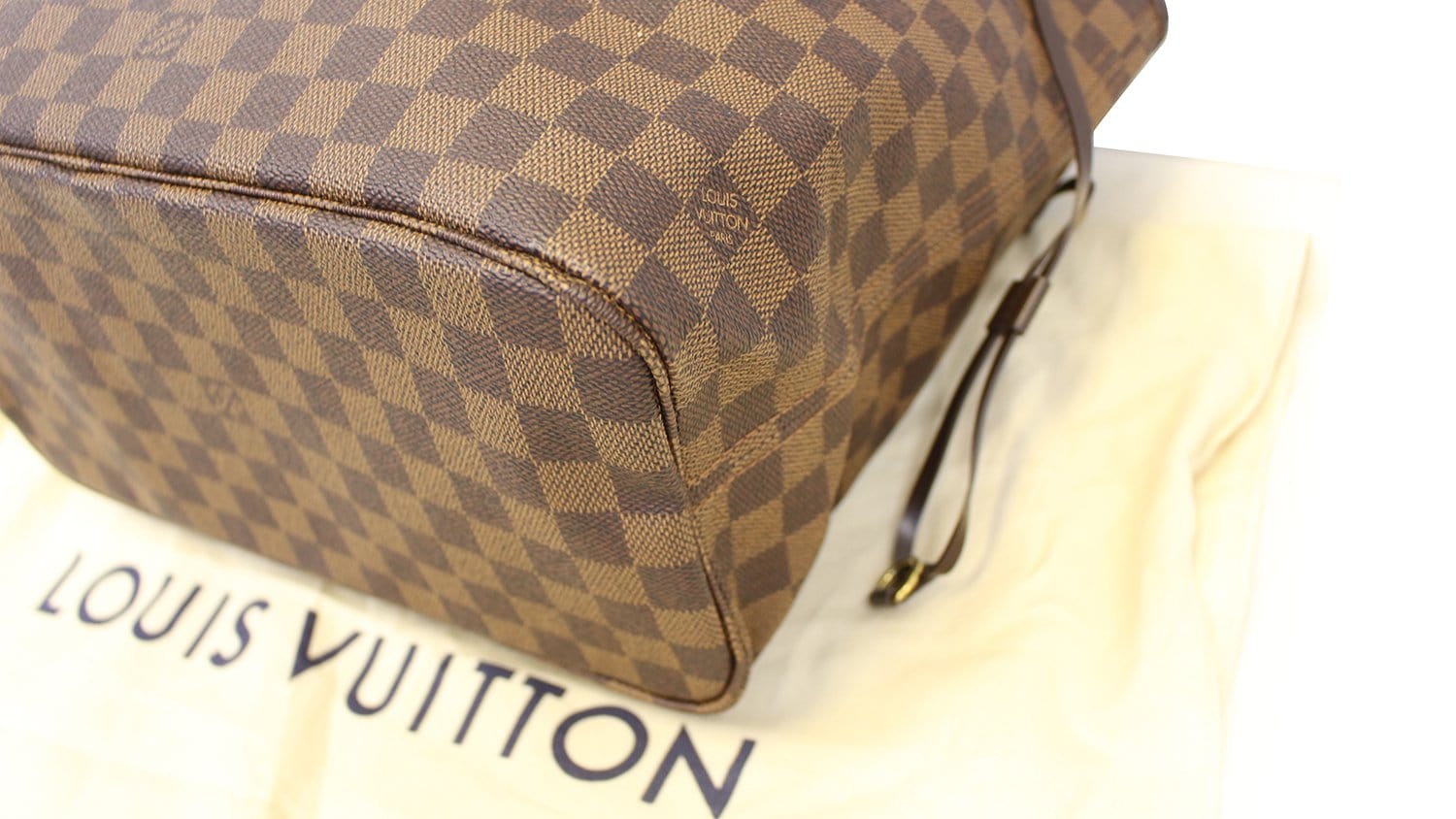 Louis Vuitton, Bags, Louis Vuitton Neverfull Damier Mm Sd184