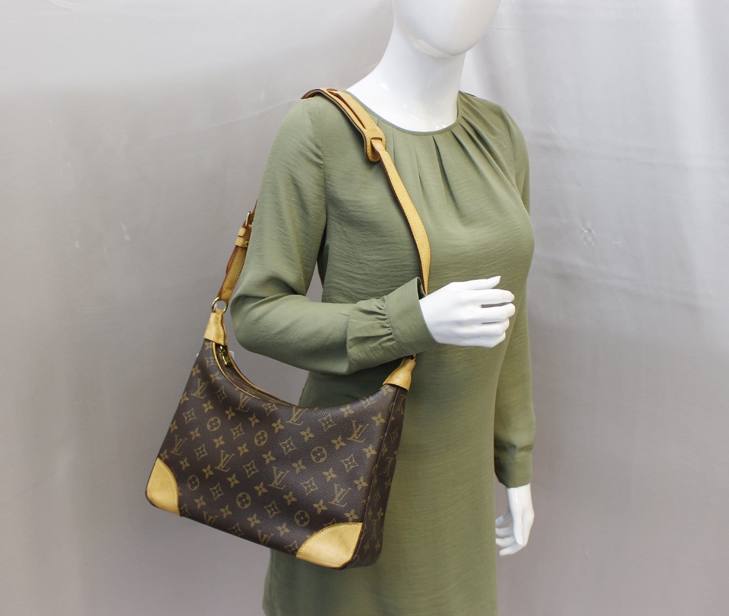 Louis Vuitton pre-owned Boulogne 30 Shoulder Bag - Farfetch