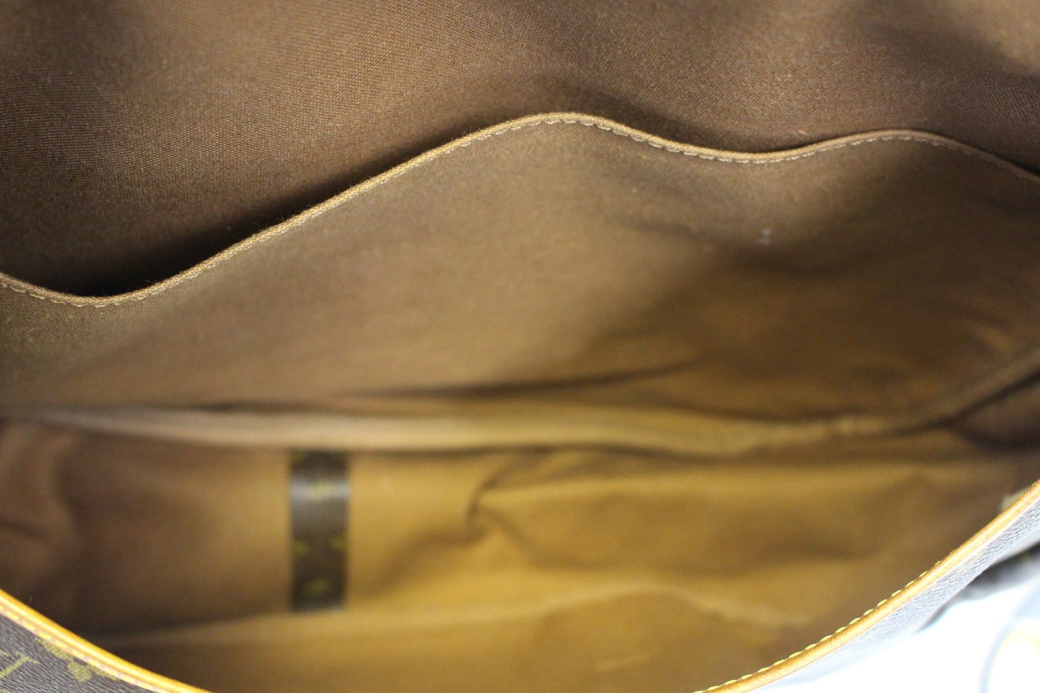 Saumur 43, Used & Preloved Louis Vuitton Messenger Bag