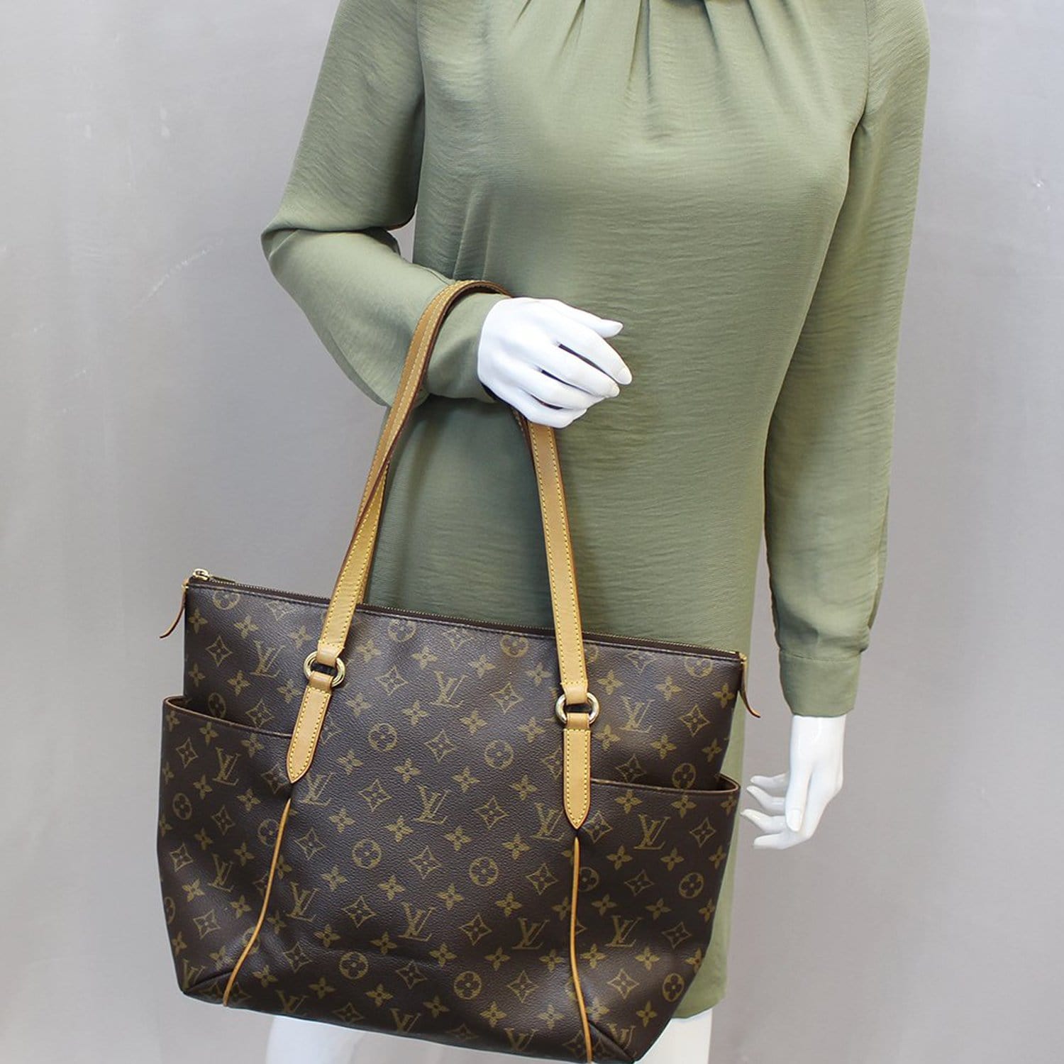 Louis Vuitton, Bags, Lv Totally Mm Monogram