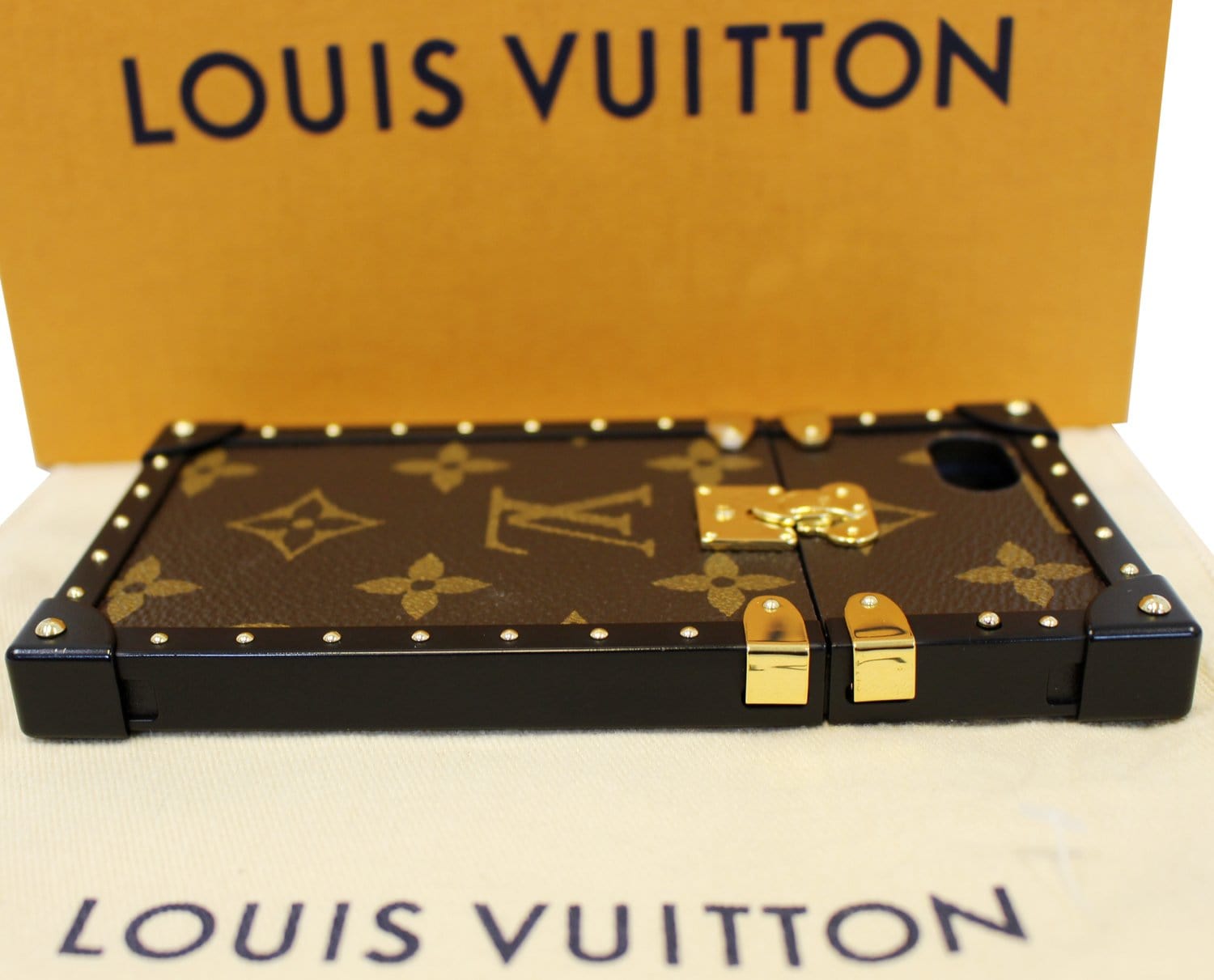 Louis Vuitton Monogram on Instagram: “🤎Papillon Trunk