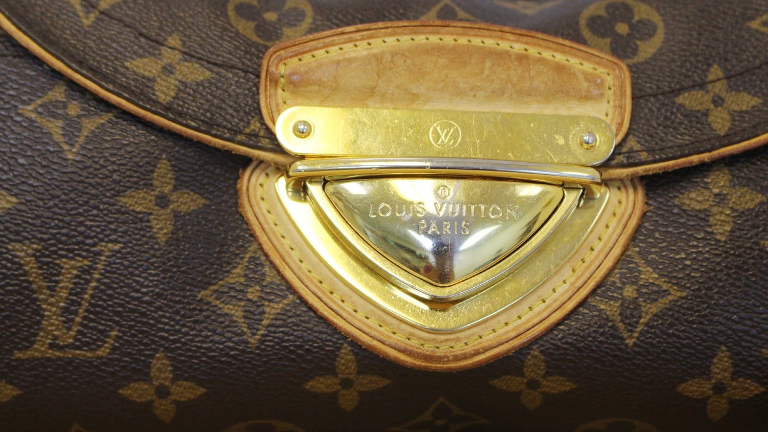 Louis Vuitton® Name Tag XL Clutch Beige VVN. Size in 2023