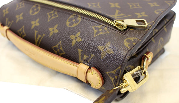 LOUIS VUITTON Metis Pochette Monogram Canvas Crossbody Bag