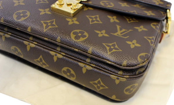 LOUIS VUITTON Metis Pochette Monogram Canvas Crossbody Bag