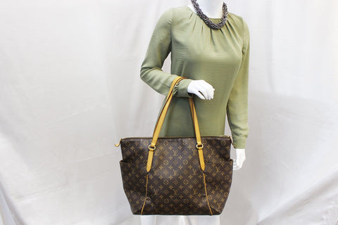 LOUIS VUITTON Monogram Canvas Totally GM Shoulder Bag