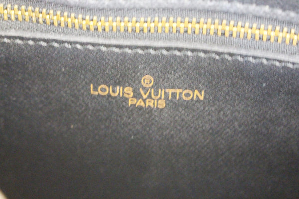 LOUIS VUITTON Epi Leather Black Jeune Fille MM Shoulder Bag