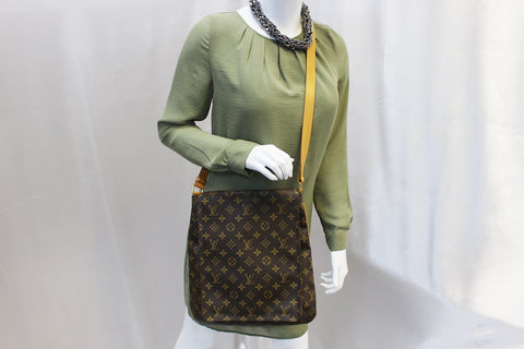 LOUIS VUITTON Monogram Canvas Musette Brown Crossbody Bag