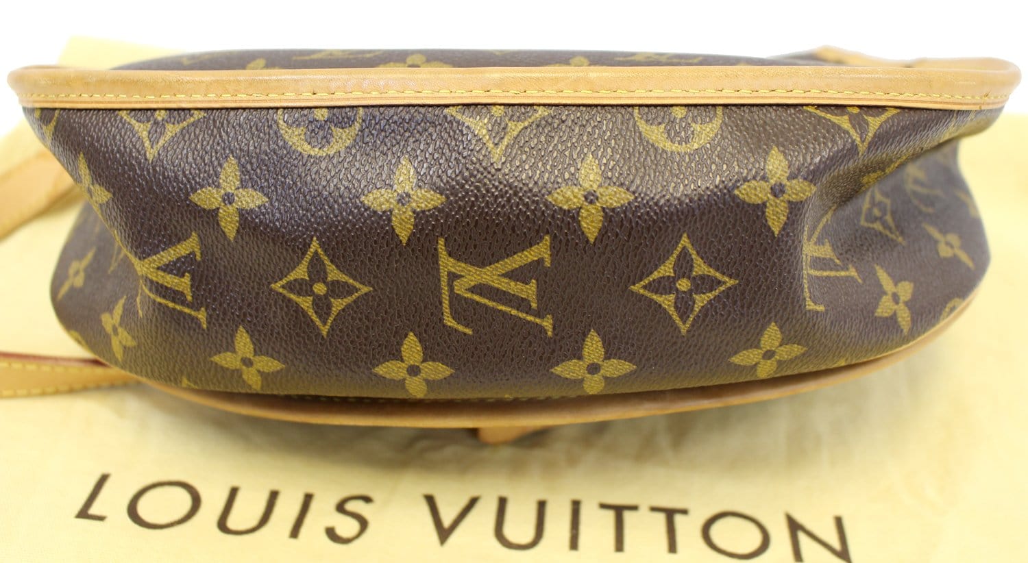 Louis Vuitton Monogram Menilmontant PM (SHG-2ez90s) – LuxeDH