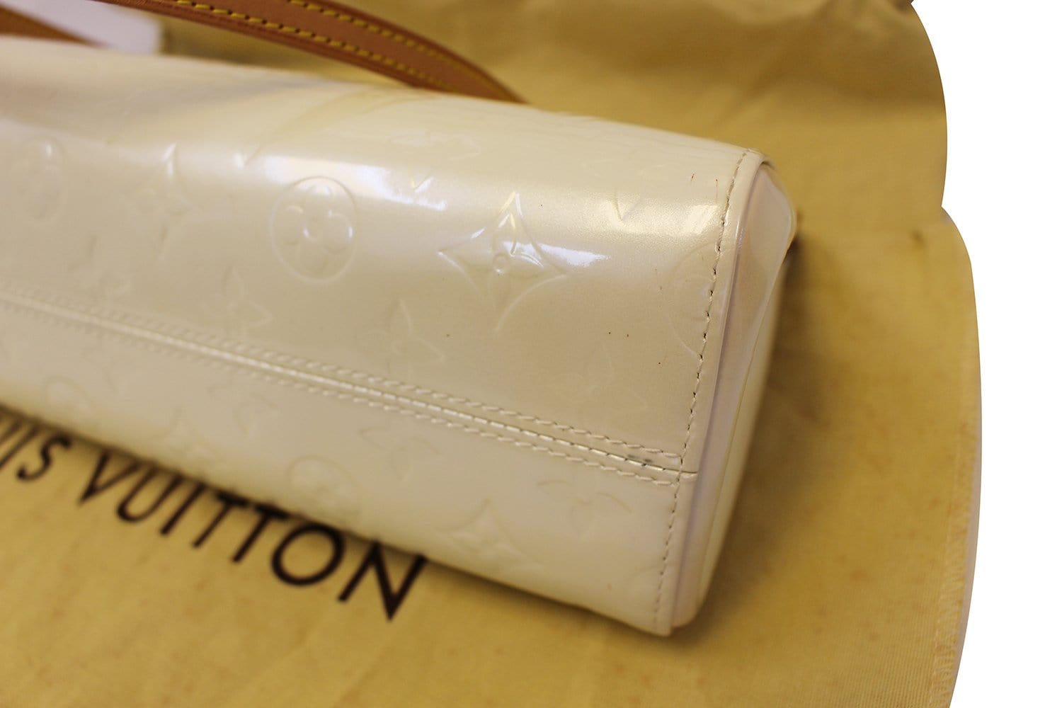 Louis Vuitton Creme Vernis Monogram Wynwood Bag – The Closet