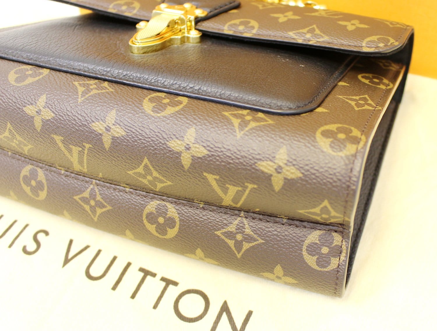 Louis-Vuitton-Monogram-Grained-Calf-Leather-Double-V-Bag-M55022