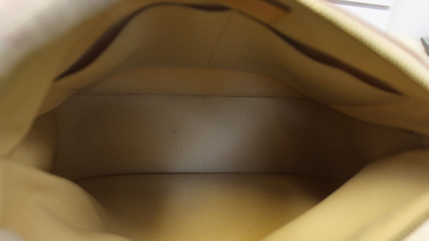 Louis Vuitton Damier Azur Siracusa PM - Neutrals Crossbody Bags, Handbags -  LOU814592