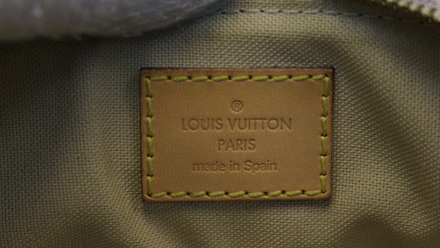 LOUIS VUITTON Damier Azur Siracusa PM Crossbody Bag (Rt. $1150) at