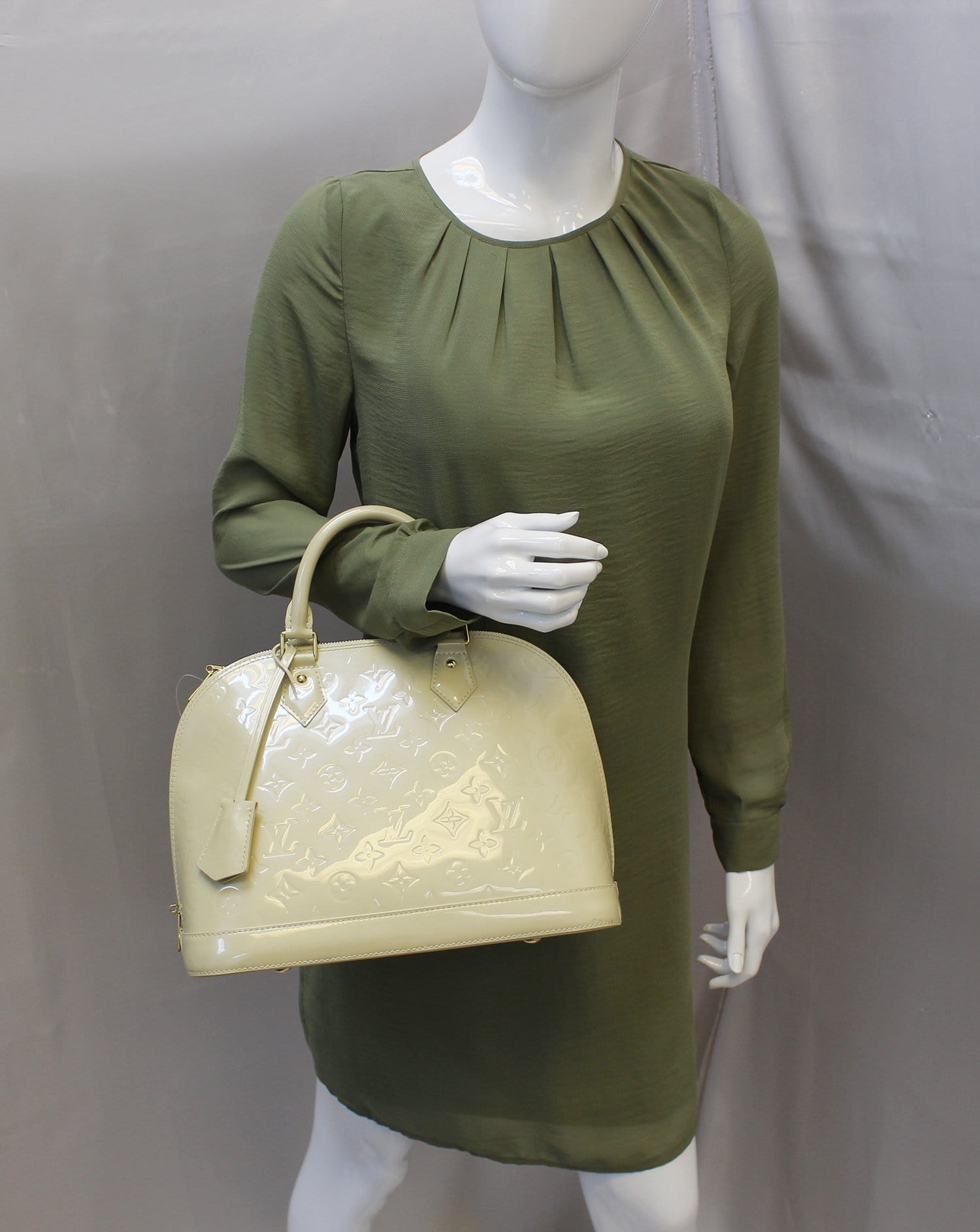 Louis Vuitton - Authenticated Alma Bb Handbag - Leather White Plain for Women, Never Worn