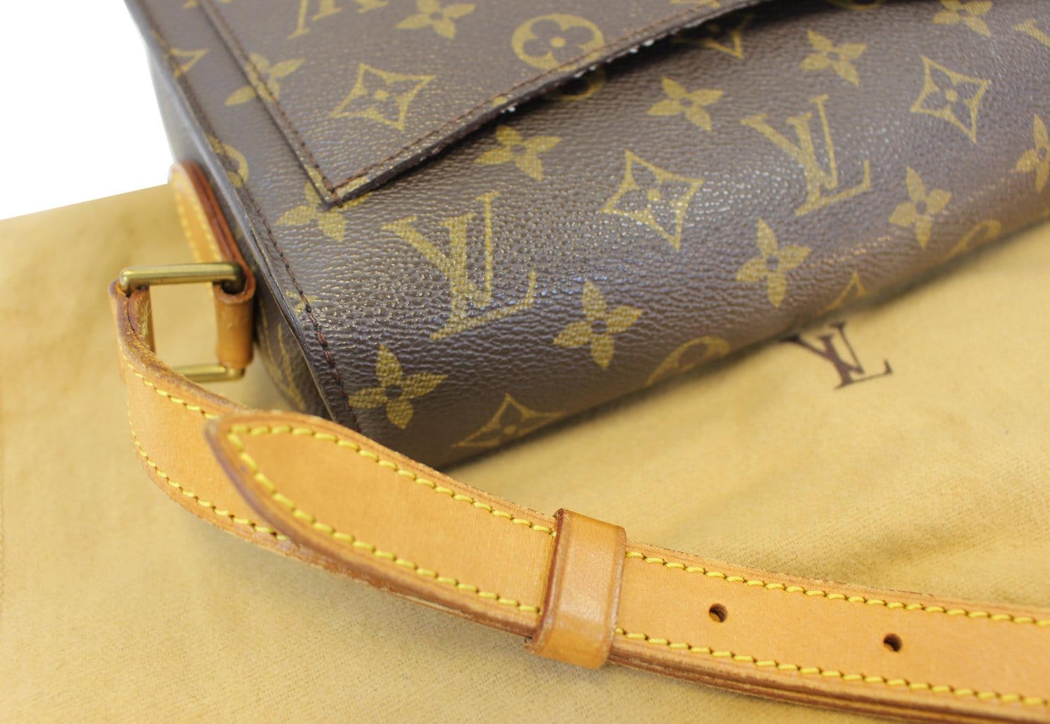 LOUIS VUITTON Vintage Saint Cloud Monogram Canvas Messenger Cross Body  Shoulder Bag