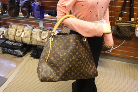 Louis Vuitton Artsy MM Monogram Canvas Tote Handbag for women