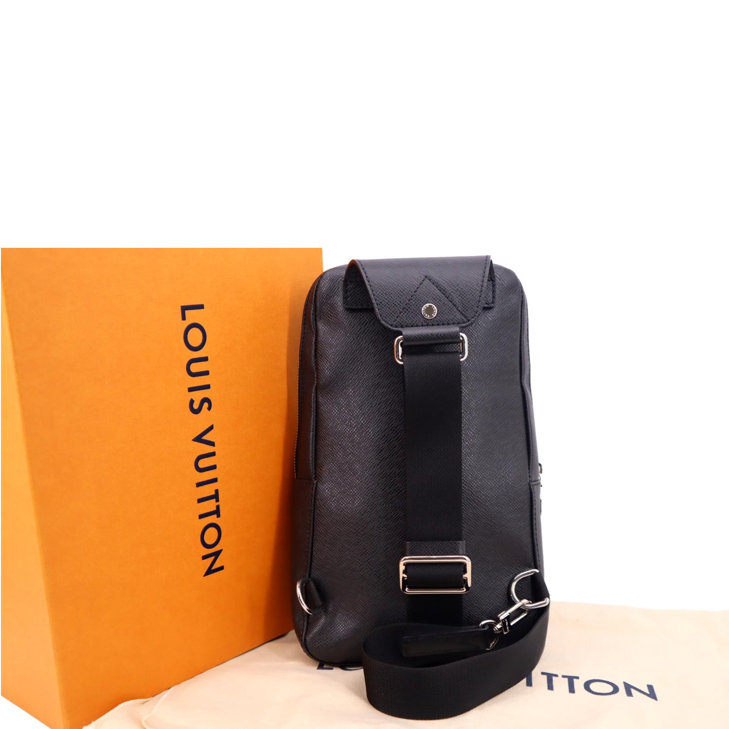 Louis Vuitton M33438 Taiga Leather Bum Bag Body Bag Black Color For Women  & Men