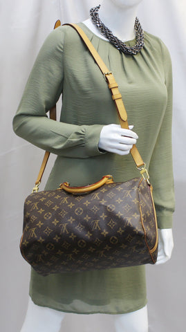 LOUIS VUITTON Monogram Canvas Speedy 30 Bandouliere Satchel Bag