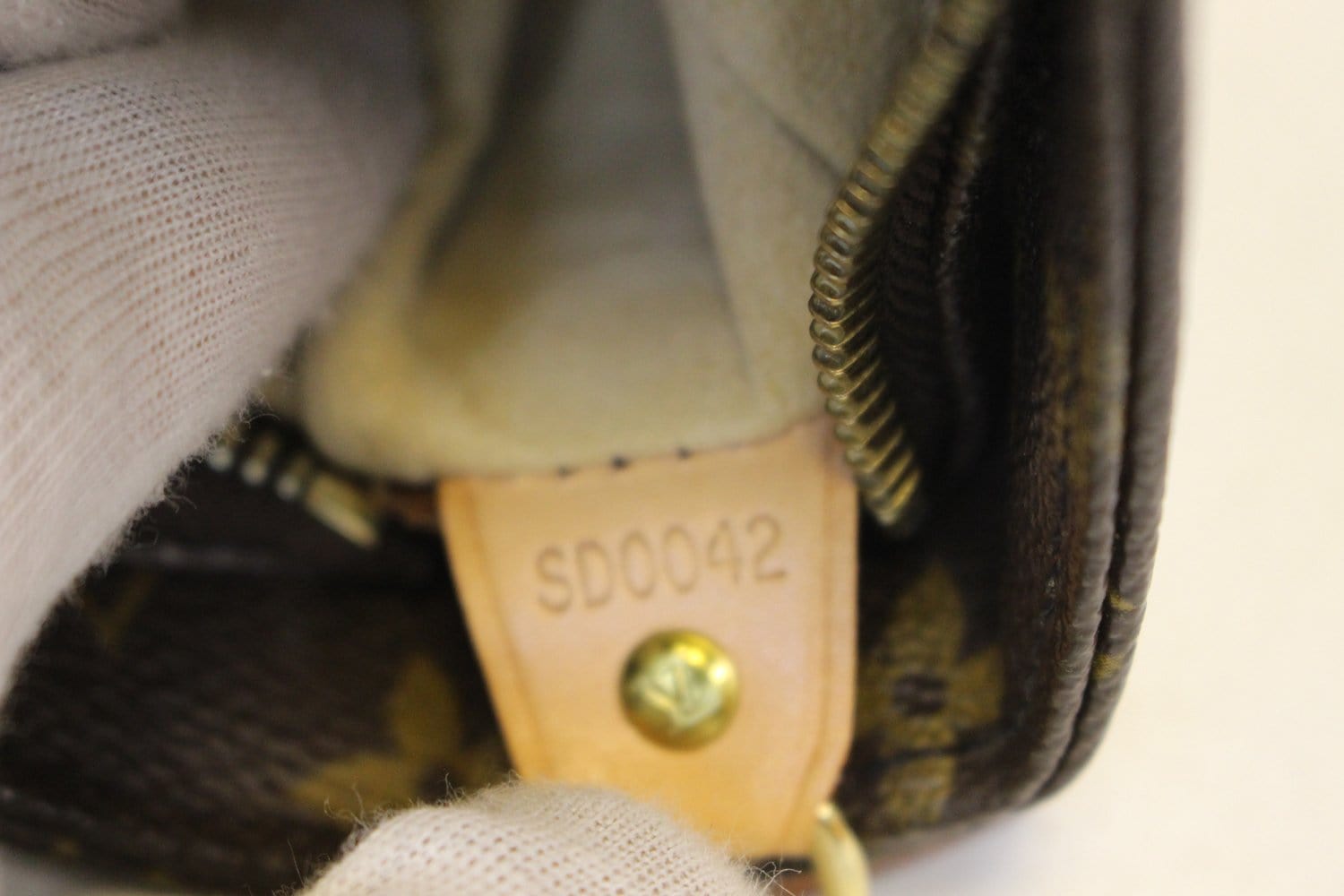 Louis Vuitton Monogram Looping GM - Brown Shoulder Bags, Handbags -  LOU778251
