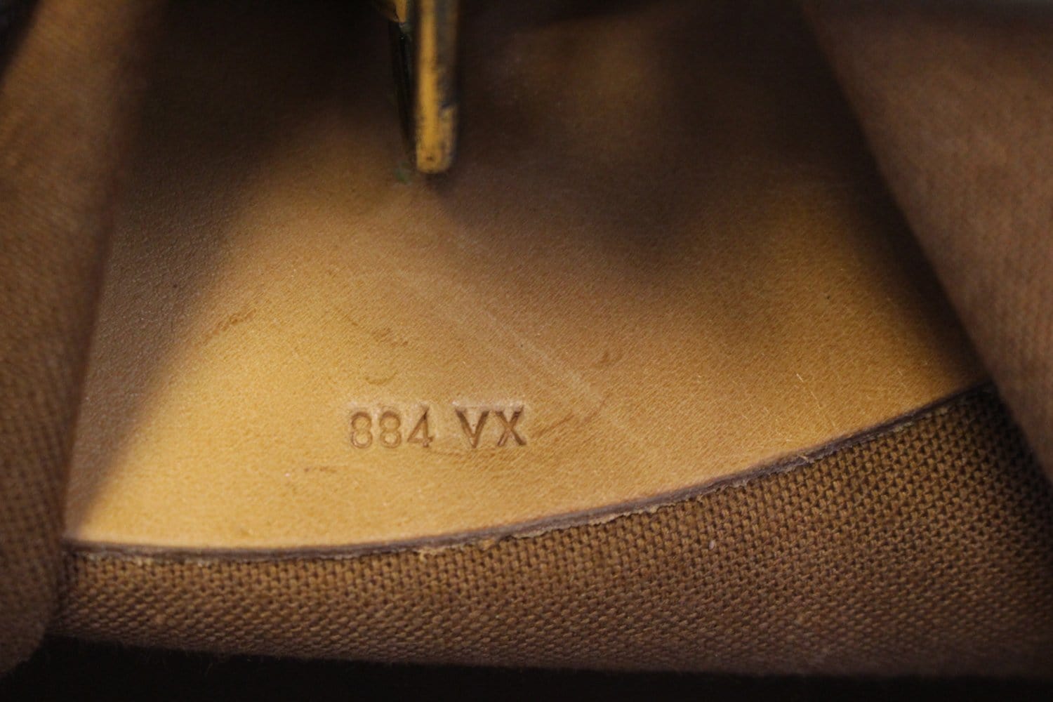 LOUIS VUITTON Monogram Garment Cover Sac De Port Mantoux M23542 LV 19235  Cloth ref.271180 - Joli Closet