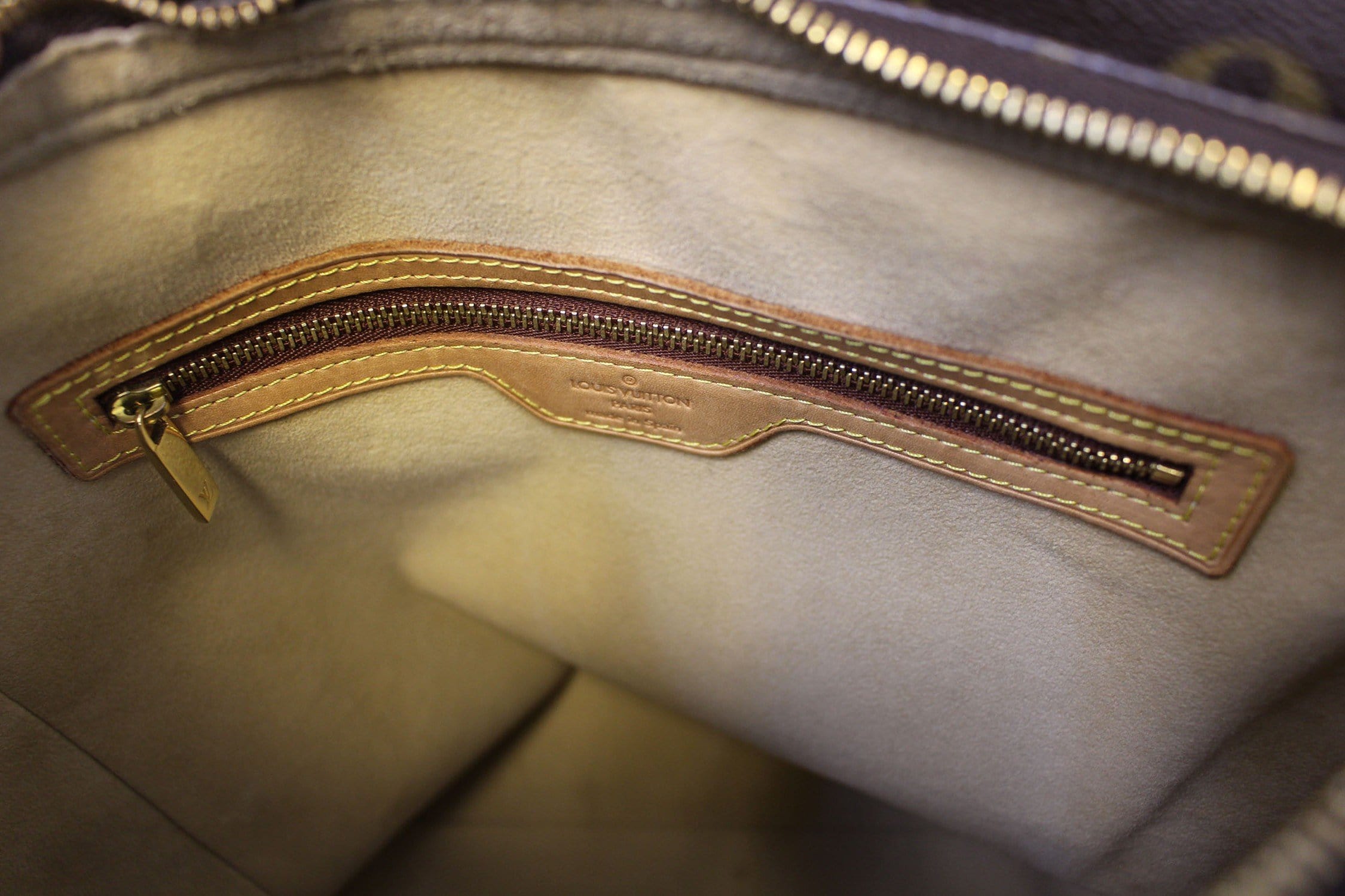 Louis Vuitton, A Monogram Canvas 'Looping GM' bag. - Bukowskis