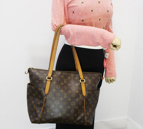 LOUIS VUITTON Monogram Canvas Totally MM Tote Bag