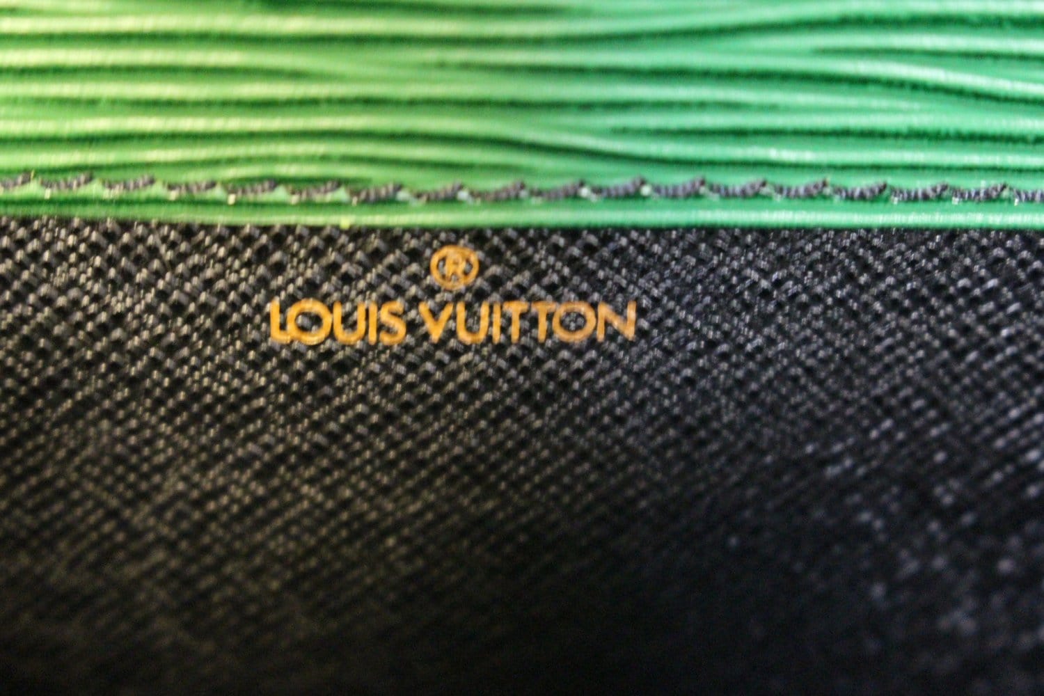 Louis Vuitton Cartouchière Brown Epi MM – Dyva's Closet