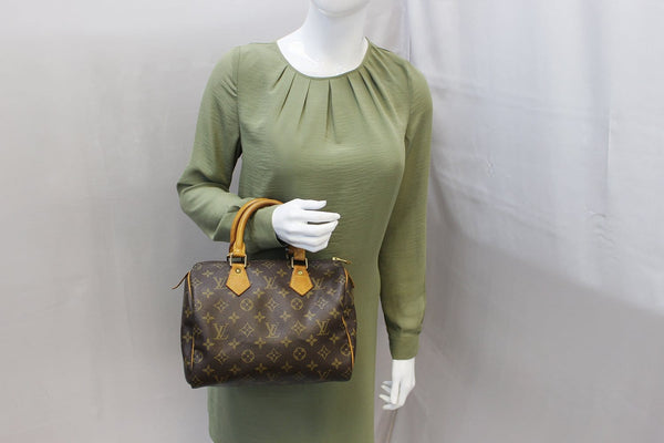 LOUIS VUITTON Monogram Canvas Speedy 25 Brown Satchel Bag