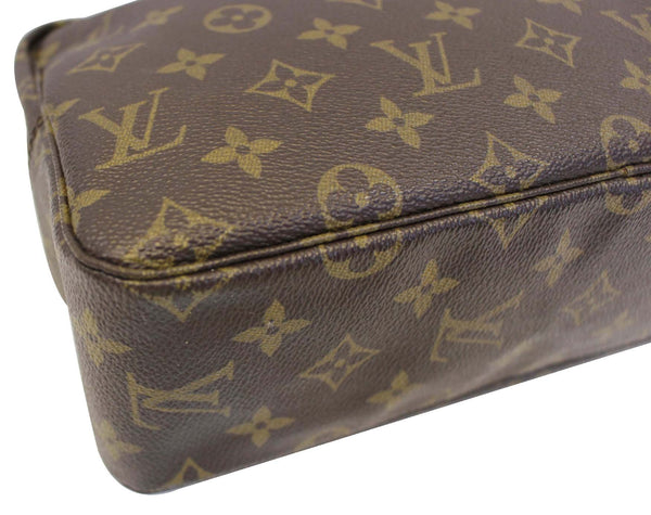 LOUIS VUITTON Monogram Canvas Trousse Toilette 28 Clutch