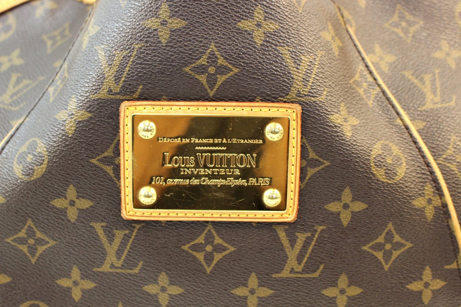 Louis Vuitton MONOGRAM Plates