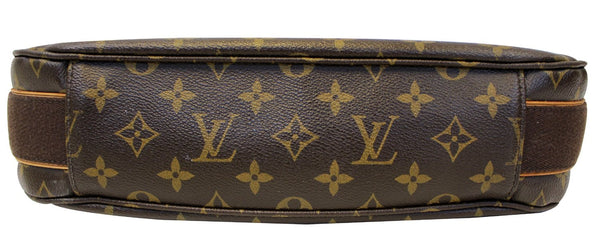 LOUIS VUITTON Monogram Canvas Brown Beaubourg MM Messenger Bag