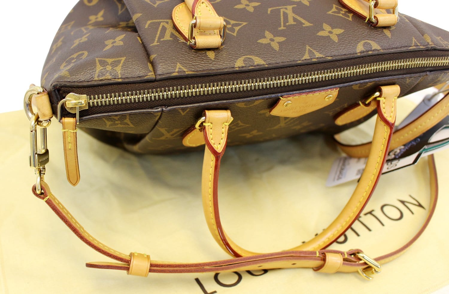 Turenne cloth handbag Louis Vuitton Brown in Cloth - 29523115