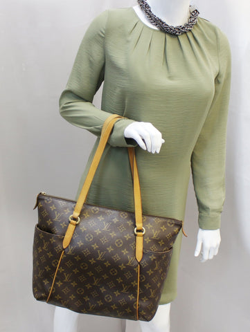 LOUIS VUITTON Monogram Canvas Totally MM Tote Shoulder Bag