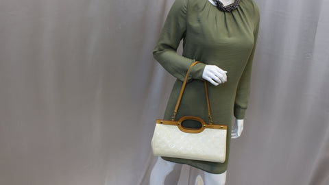 LOUIS VUITTON Cream Vernis Leather Roxbury Drive Shoulder Bag