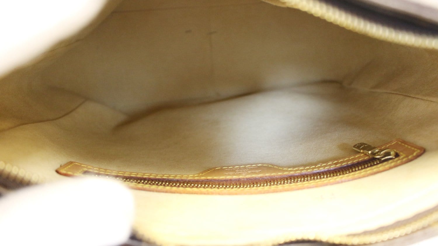 Looping handbag Louis Vuitton Brown in Synthetic - 31455281